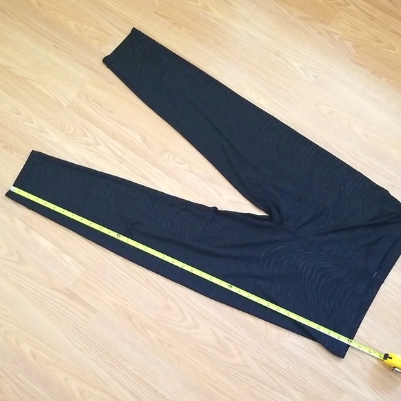 Black Tiger print Cache leggings (L) - Picture 5 of 9